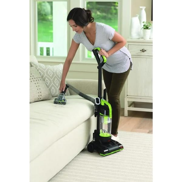 Compact Turbo Bagless Vacuum Cleaner with Turbo Brush U583200