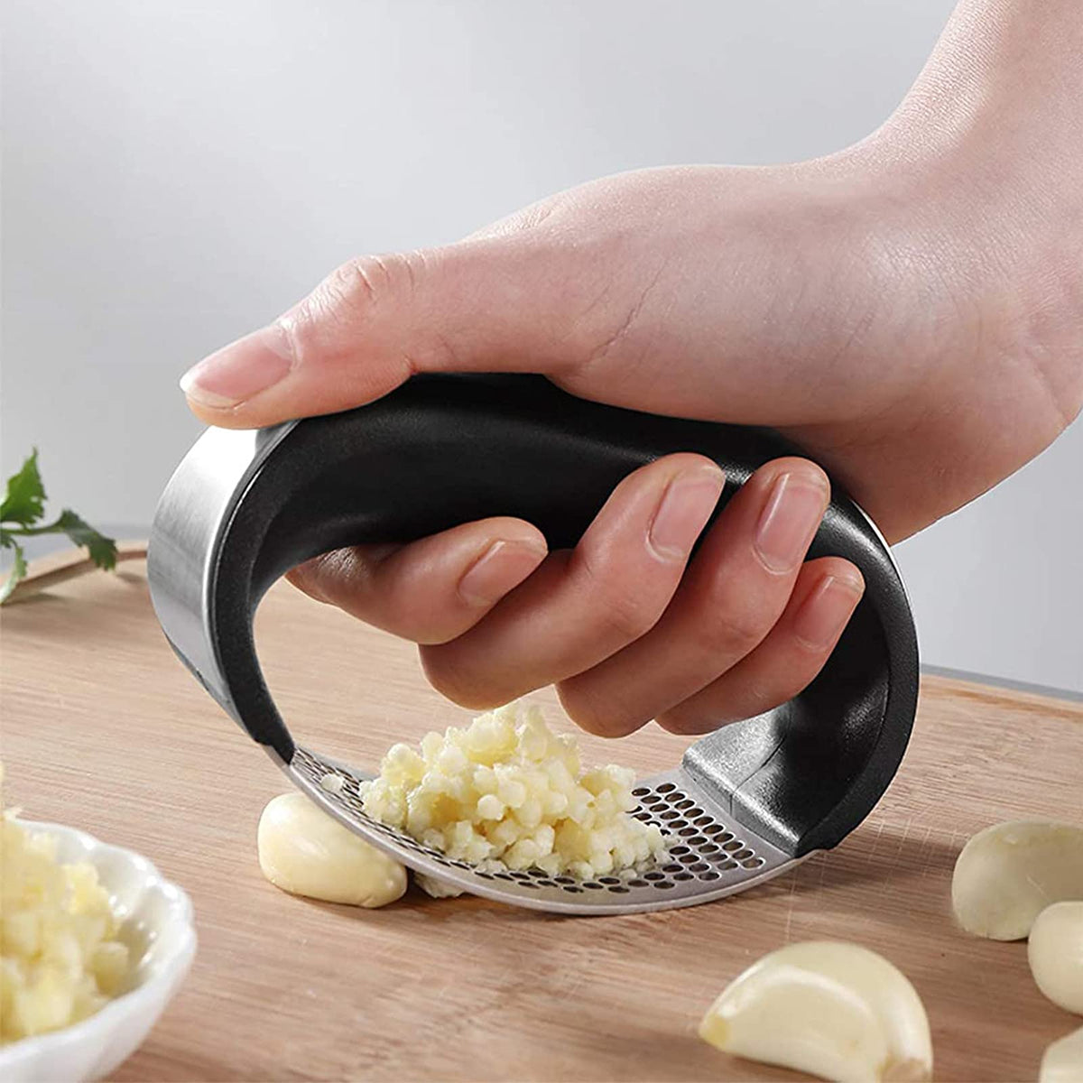 Stainless Steel Garlic Press Rocker with Silicone Peeler B8355