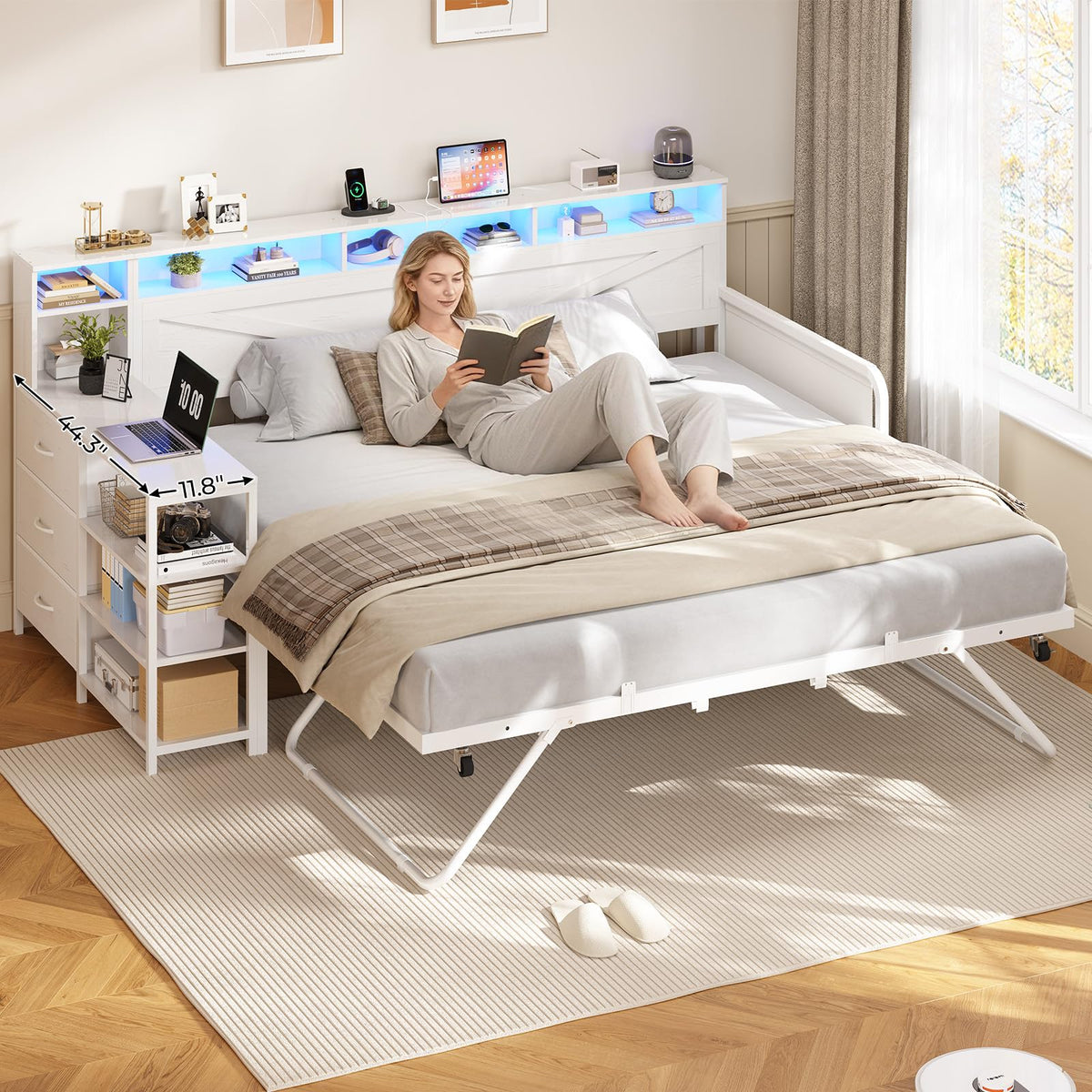 White Wood Daybed with Trundle and 3 Storage Drawers Y19178